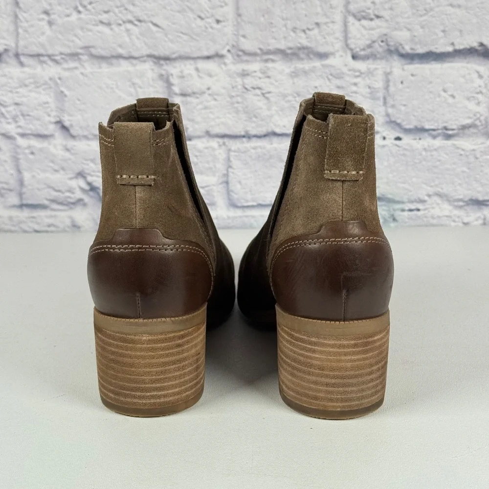 Clarks Maypearl Daisy Ankle Boots Booties Womens 10 Tan Suede and Leather Block